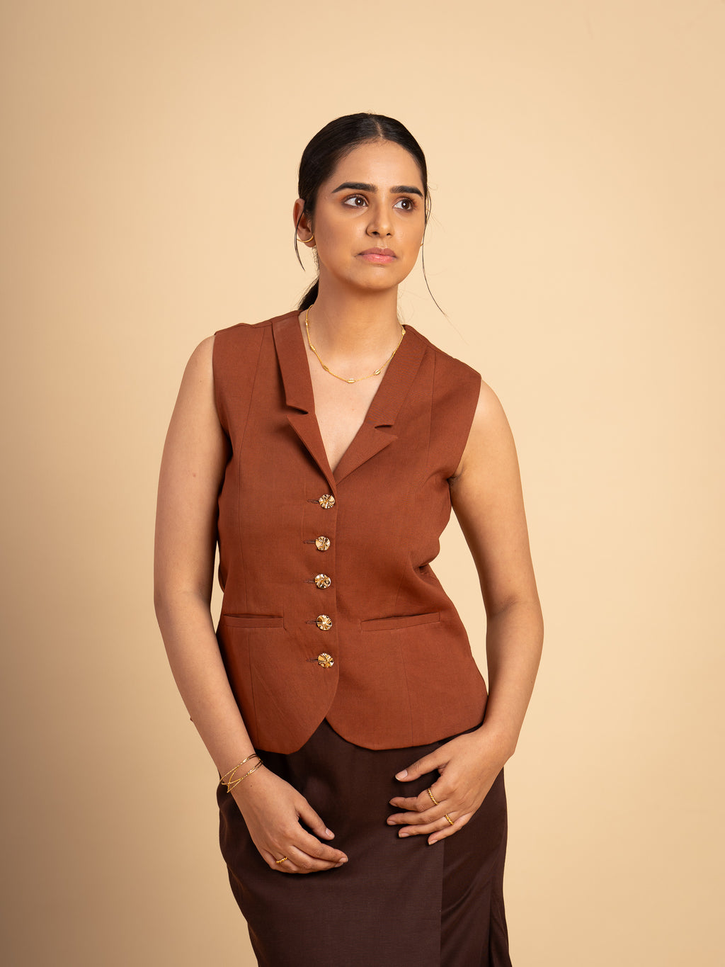 Sombre Cotton Twill Waistcoat- Brown